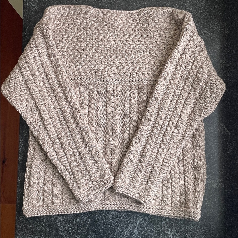 NWT Aran Cable Knit Sweater V-Neck Tan Women’s Size Medium (M) - Picture 4 of 16